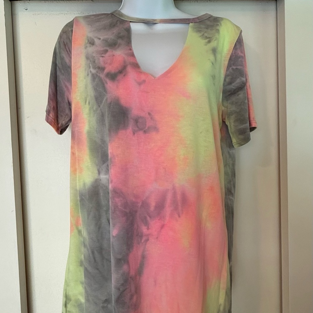 Vibrant Tie-Dye V-Neck Short Sleeve Top - Women’s